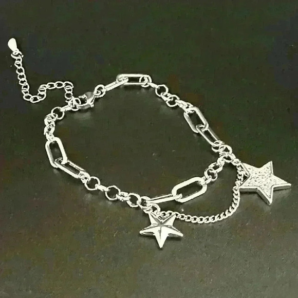Celestial silver tone and rhinestone star dainty bracelet. 💗 - Picture 2 of 3